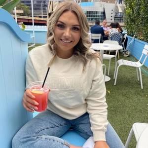 Meet your Posher, Cristin